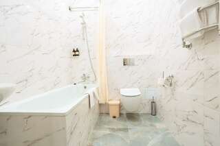 Гостиница Арагон Рязань Номер комфорт с 1 двуспальной кроватью-12